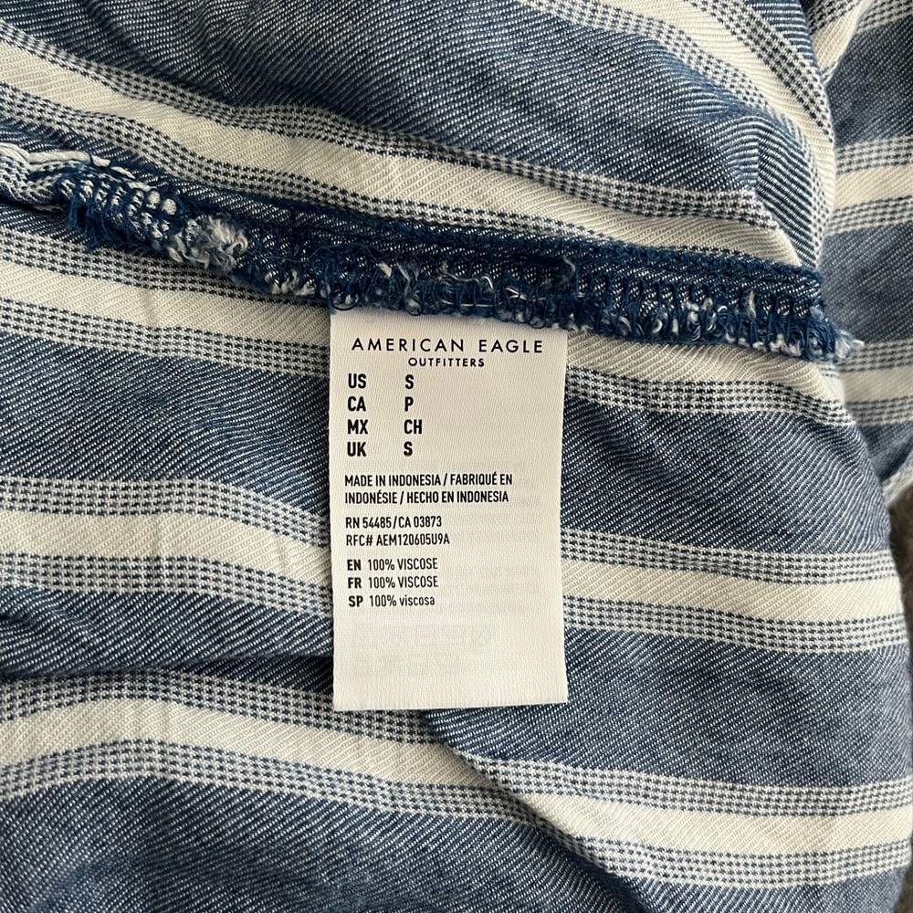 AE button-up - Picture 5 of 5